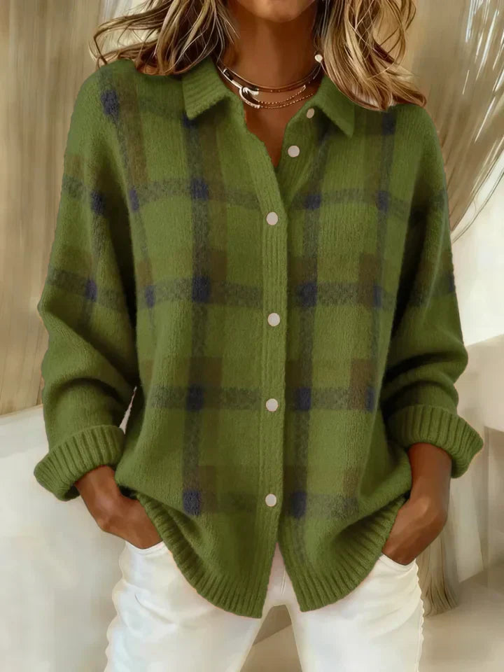VELLORÉ | Suéter Retro a Cuadros con Detalle de Contraste para un Look Casual