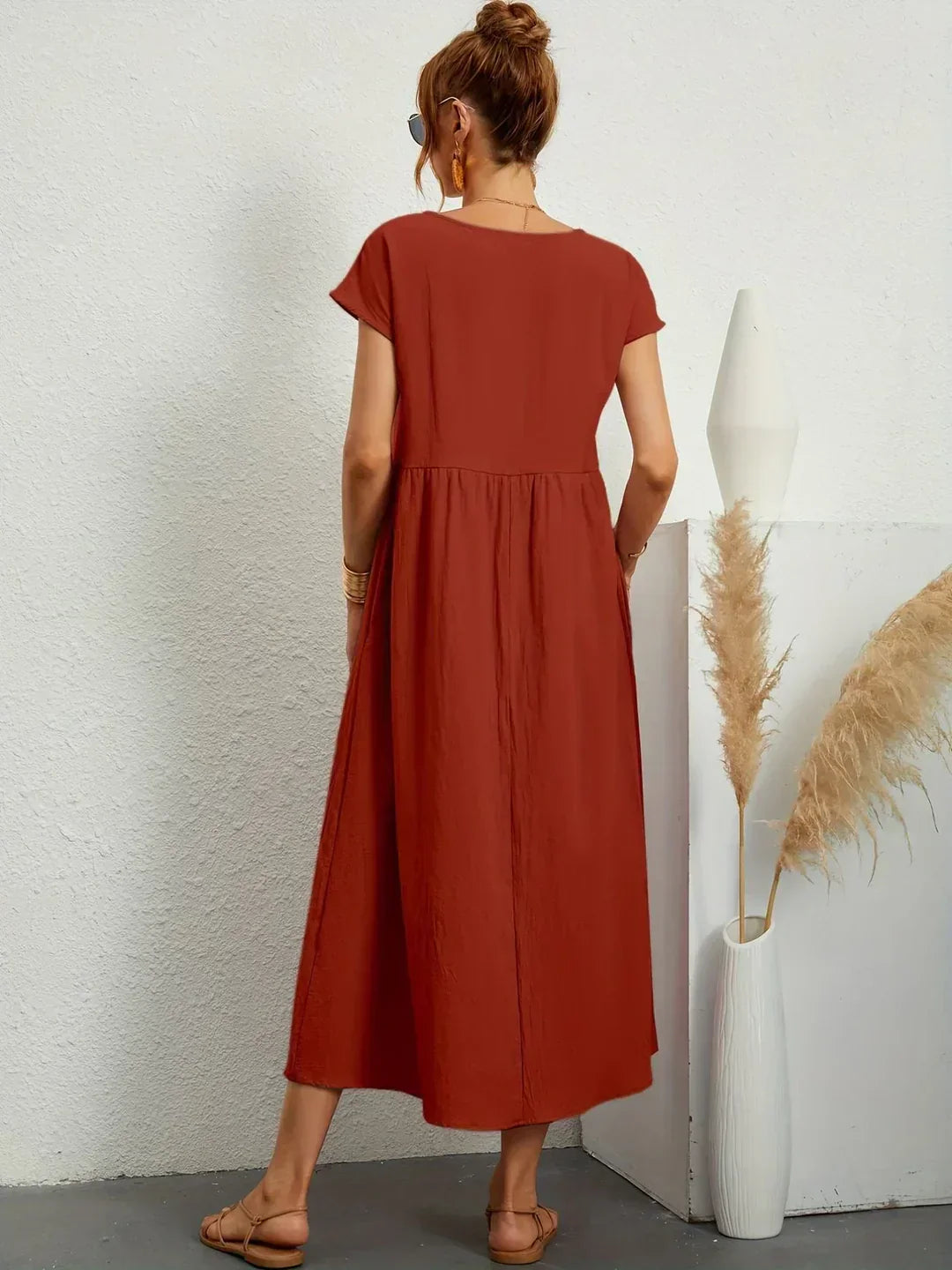 VELLORÉ | — Vestido midi fluido, elegancia atemporal