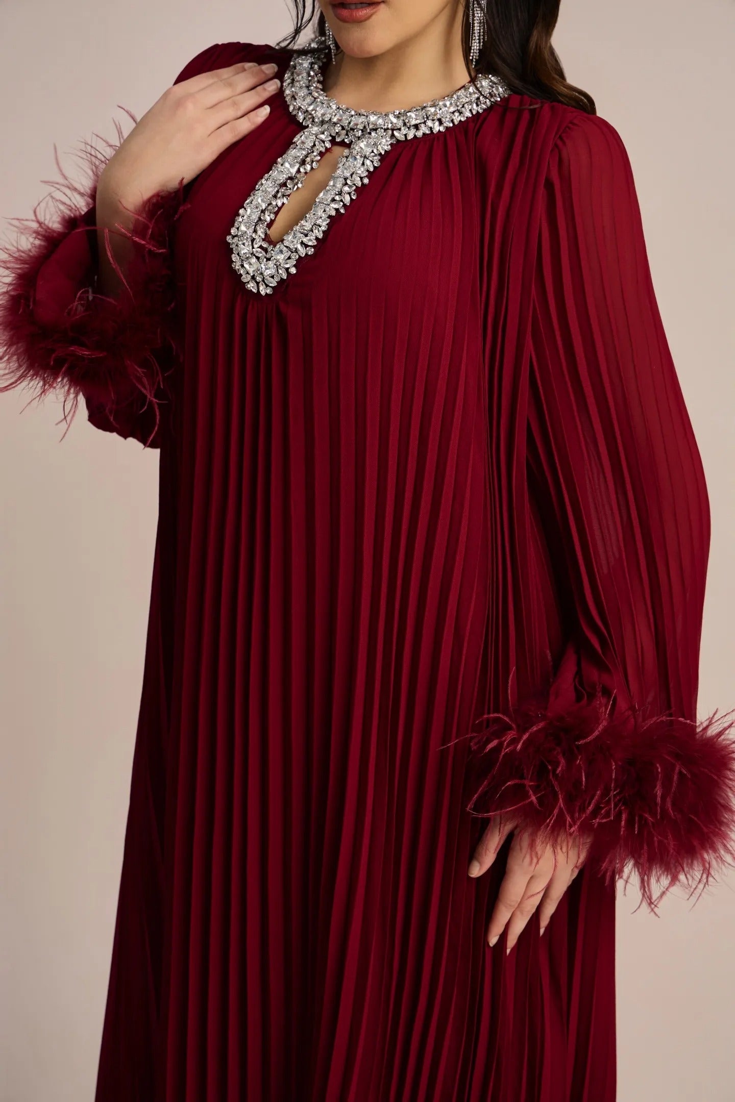 VESTIDO DIAMANTES Y PLUMAS - STUDIO VELLORÉ