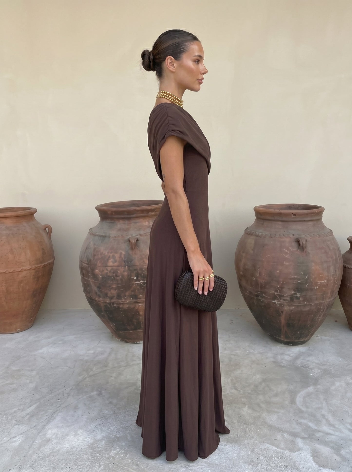 VELLORÉ | Vestido elegante sin tirantes de malla