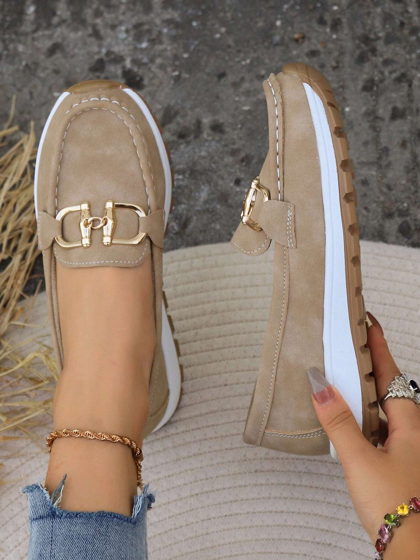 VELLORÉ | Ellie - Mocasines planos con hebilla