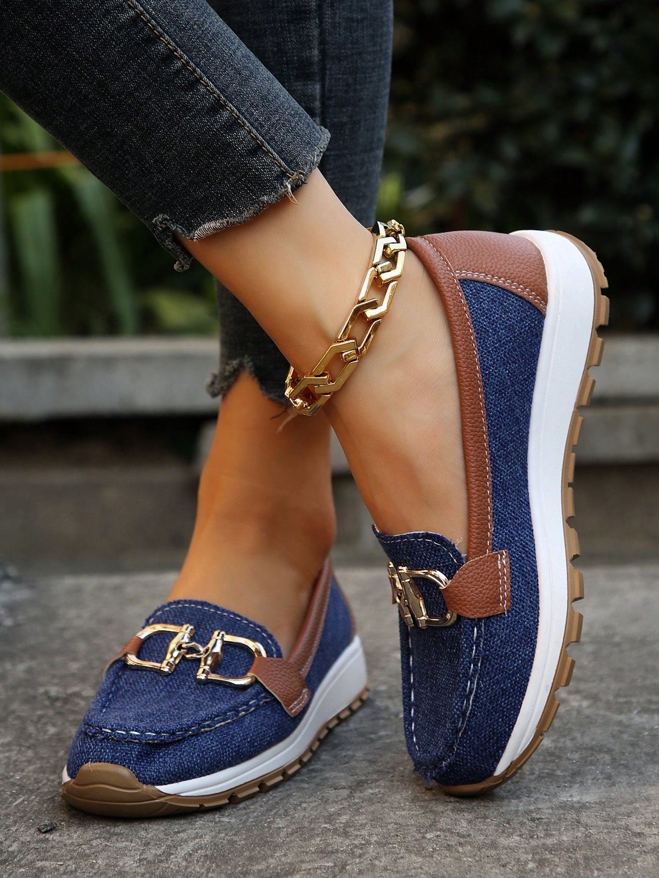 VELLORÉ | Ellie - Mocasines planos con hebilla