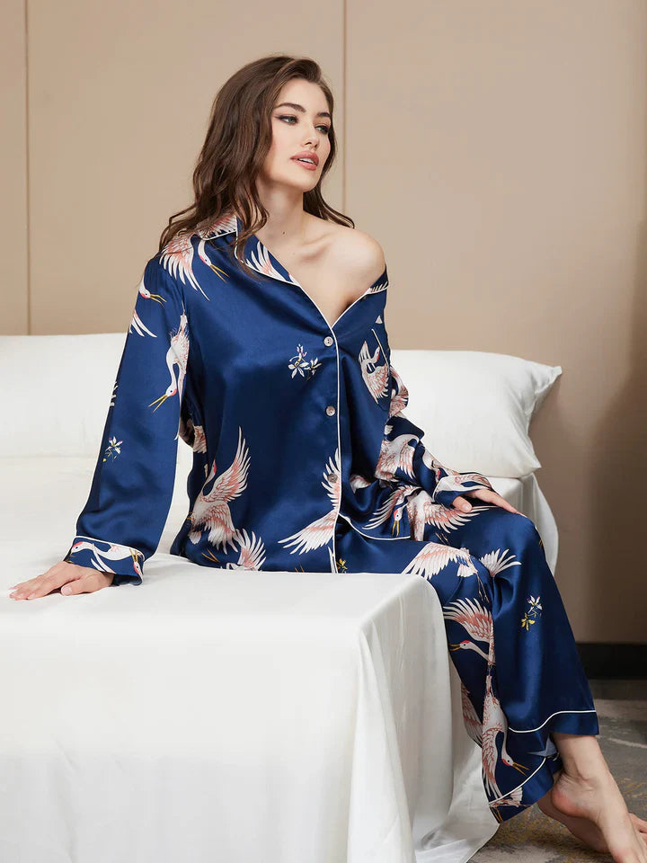 VELLORÉ | Pijama de seda de manga larga con estampado de grulla