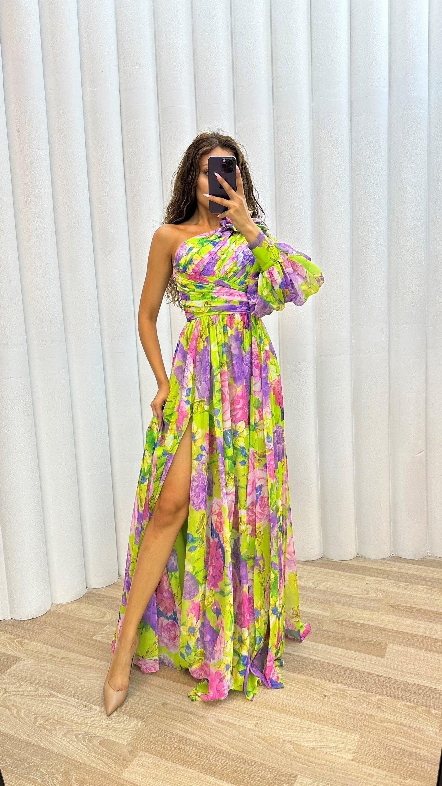 VELLORÉ | Vestido Dramático Blossom - Elegancia para la noche con toque floral