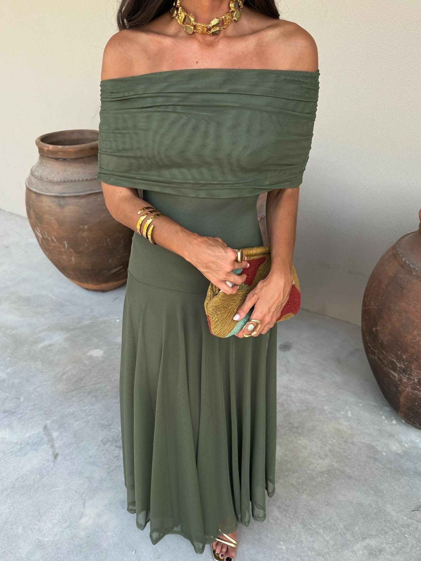 VELLORÉ | Vestido elegante sin tirantes de malla