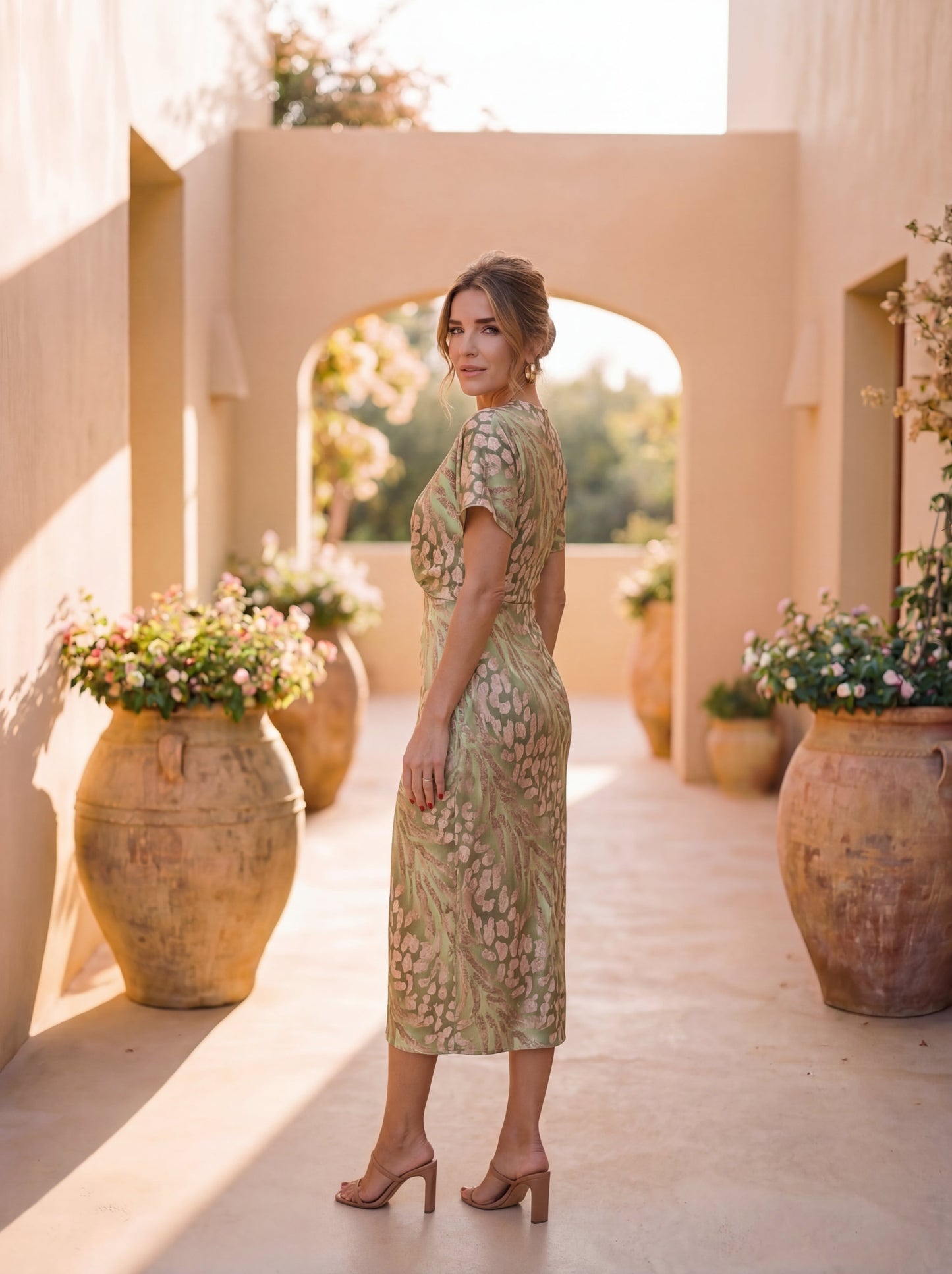 VELLORÉ | Giulia – Vestido elegante de tejido ligero y fluido