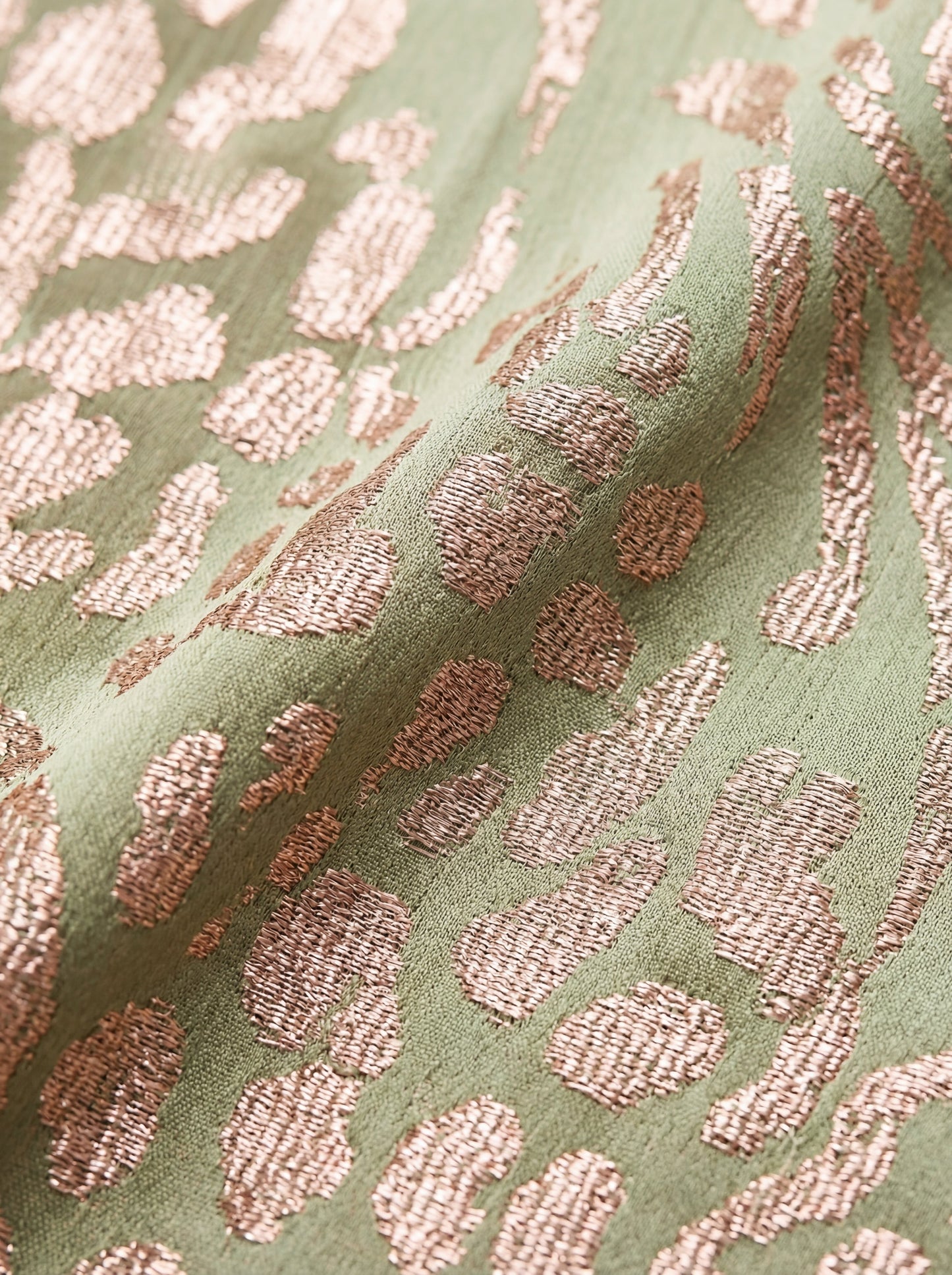 VELLORÉ | Giulia – Vestido elegante de tejido ligero y fluido