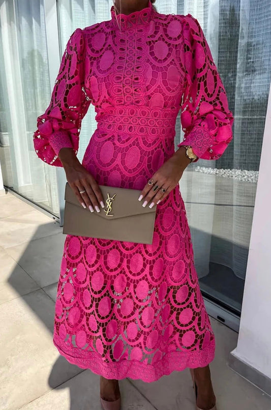VELLORÉ | Vestido midi de encaje elegante y refinado
