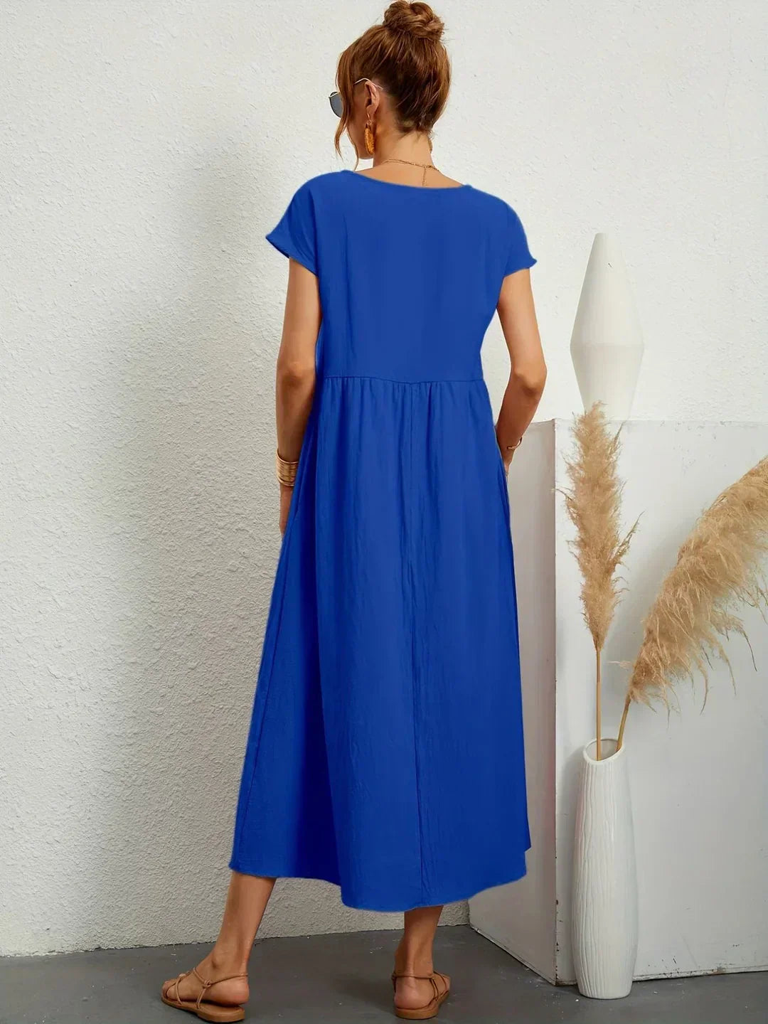 VELLORÉ | — Vestido midi fluido, elegancia atemporal