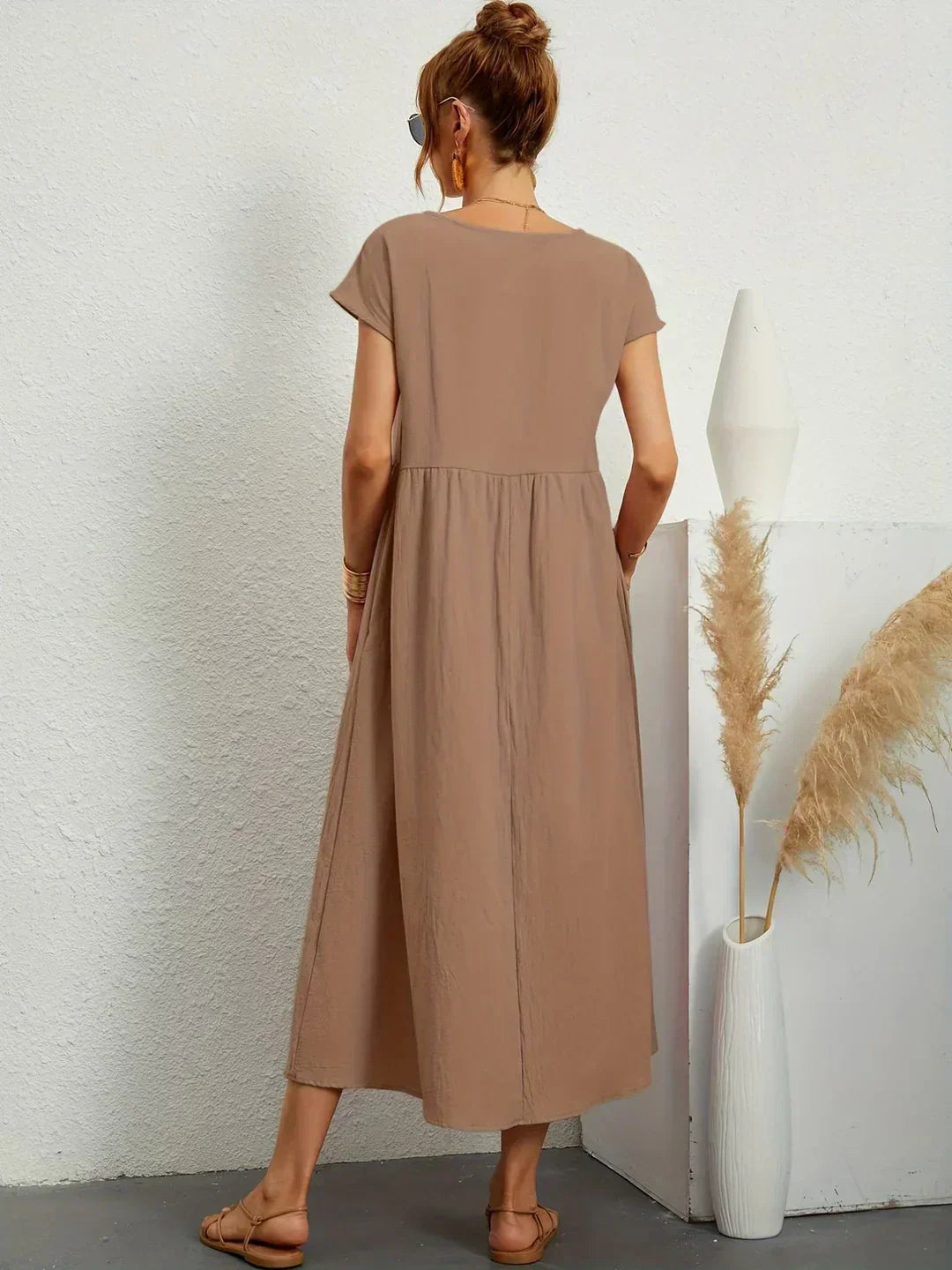 VELLORÉ | — Vestido midi fluido, elegancia atemporal