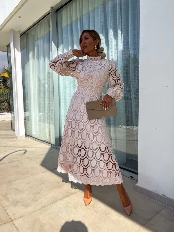 VELLORÉ | Encantador Vestido de Encaje Romántico