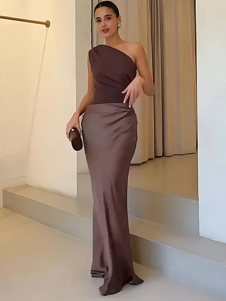 VELLORÉ | Vestido Maxi de Satén con apertura – Elegancia para la noche