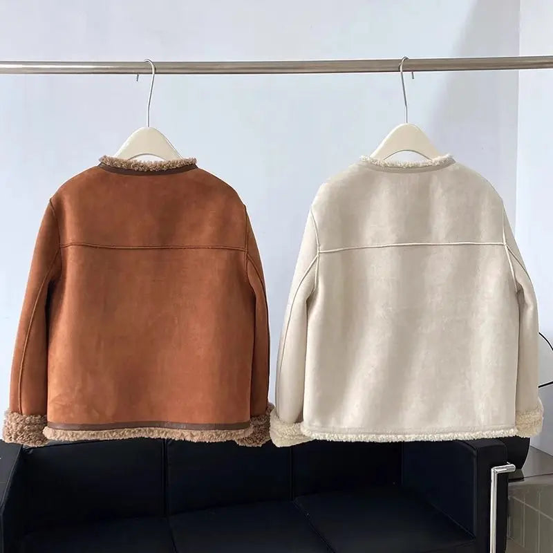 VELLORÉ | Chaqueta corta de piel sintética para mujer