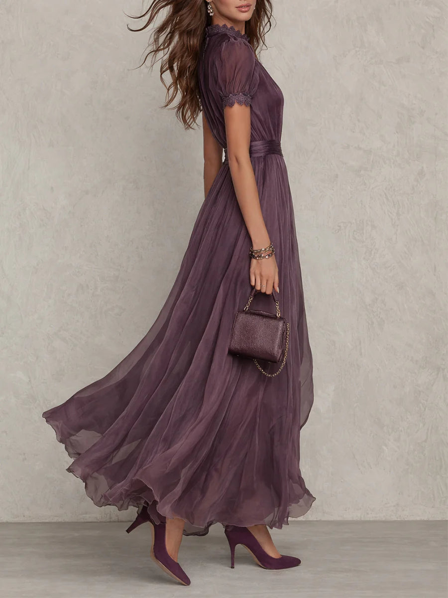 VELLORÉ | Flavia • Vestido largo morado con escote en forma de llave, borde de encaje de chiffon