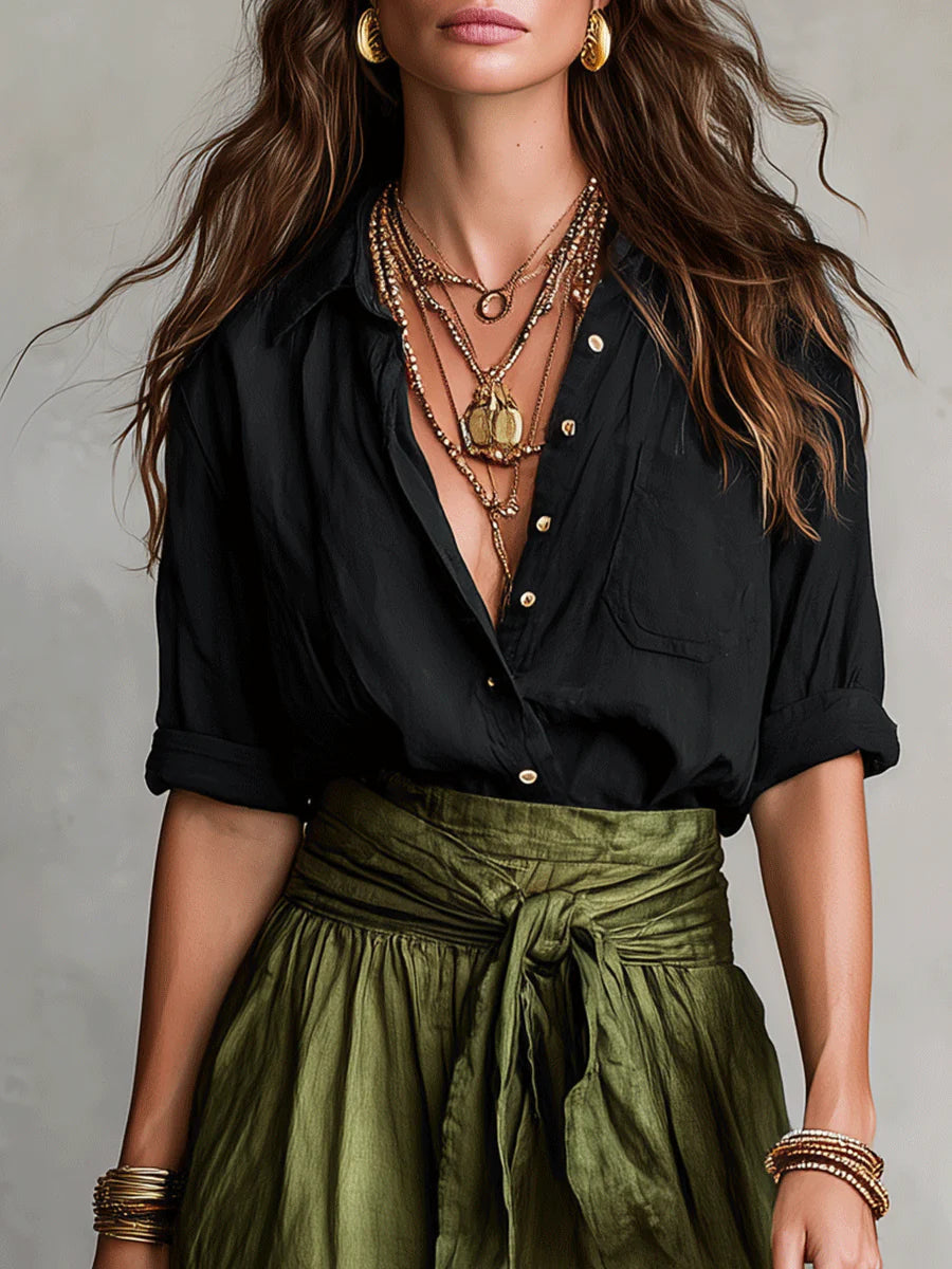 VELLORÉ | Vera – Conjunto de dos piezas: camiseta negra y falda midi verde oliva