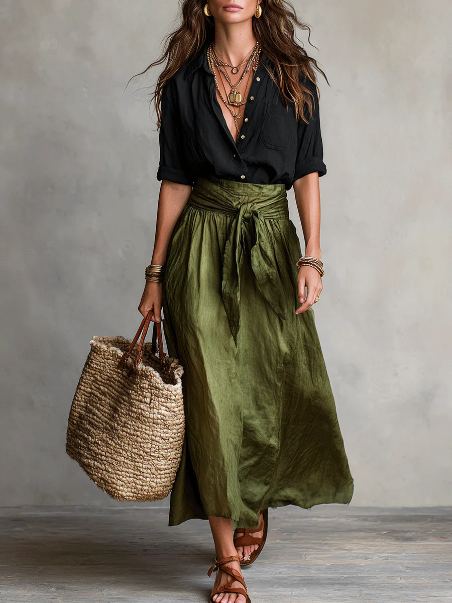 VELLORÉ | Vera – Conjunto de dos piezas: camiseta negra y falda midi verde oliva