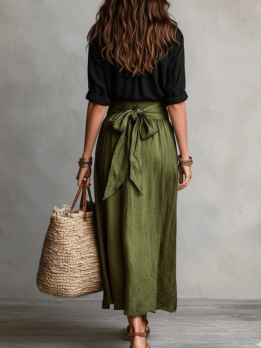 VELLORÉ | Vera – Conjunto de dos piezas: camiseta negra y falda midi verde oliva