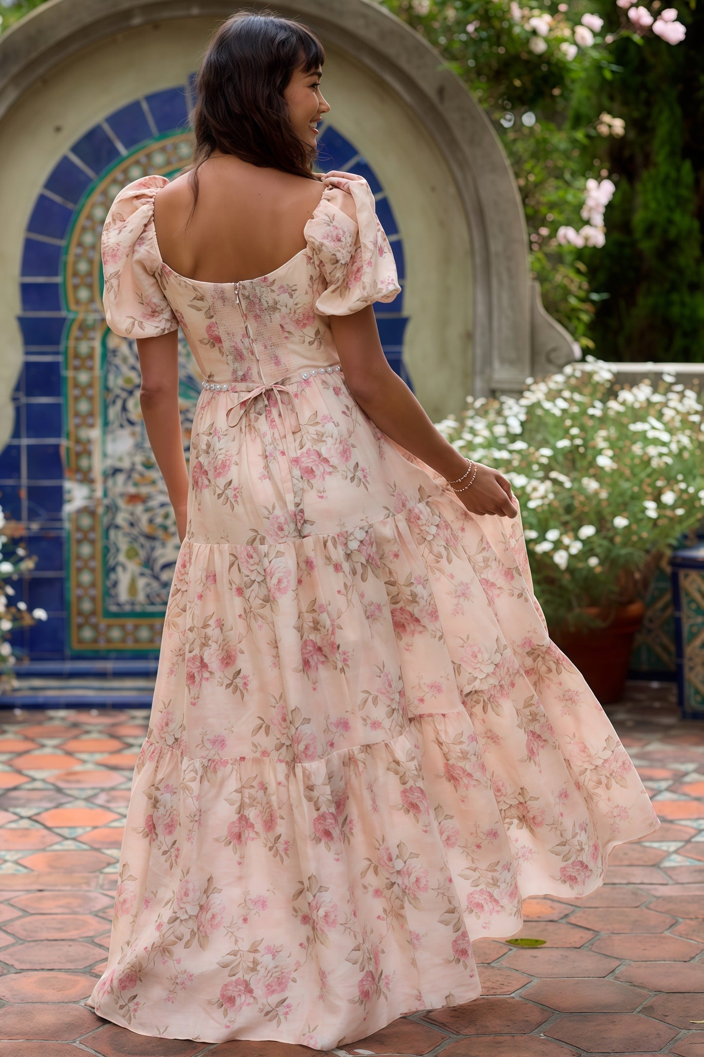 VELLORÉ | Vestido elegante y fluido – Silueta envolvente y comodidad superior