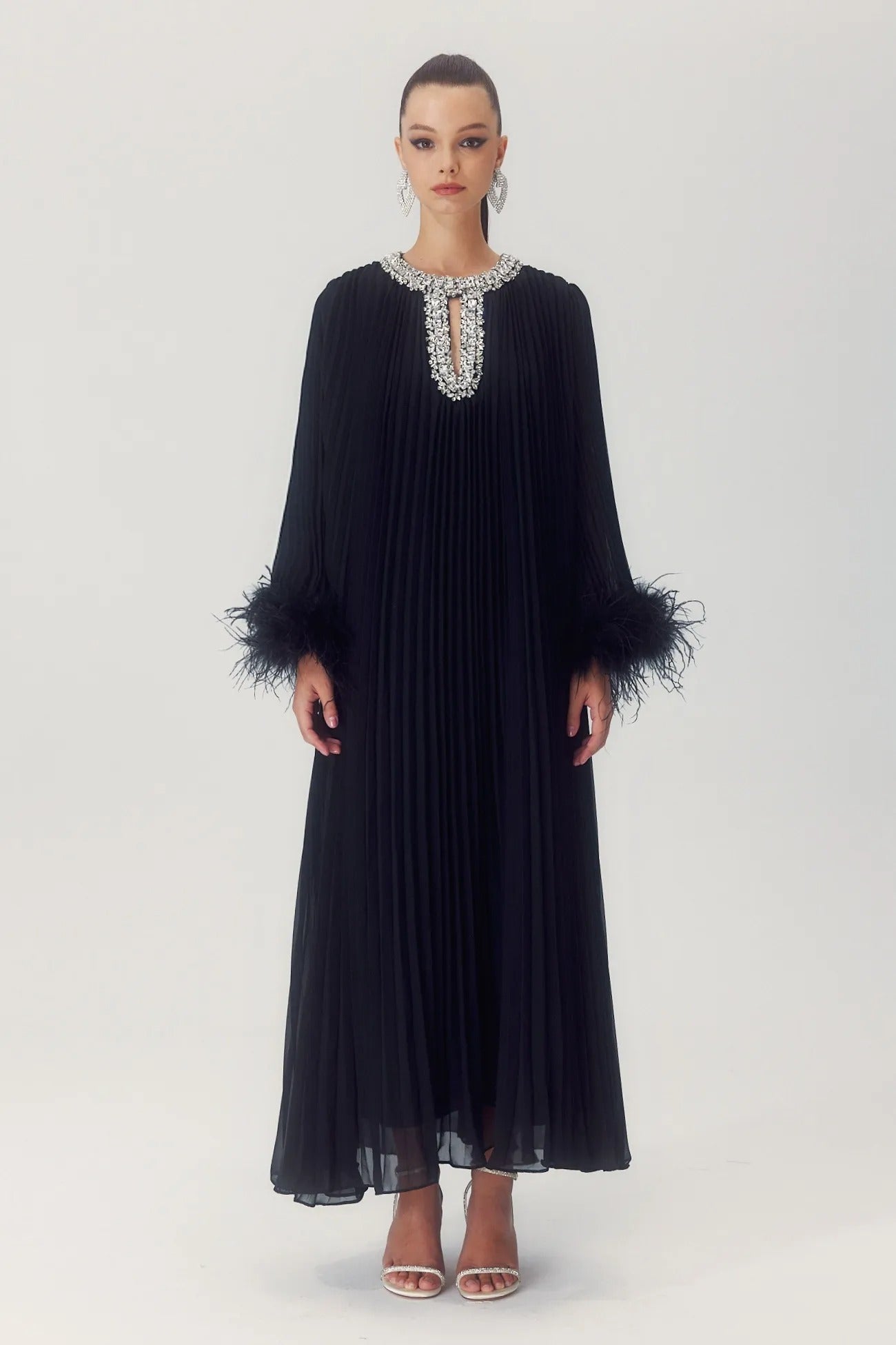 Vestido PLUMAS Y DIAMANTES EXCLUSIVO - STUDIO VELLORÉ