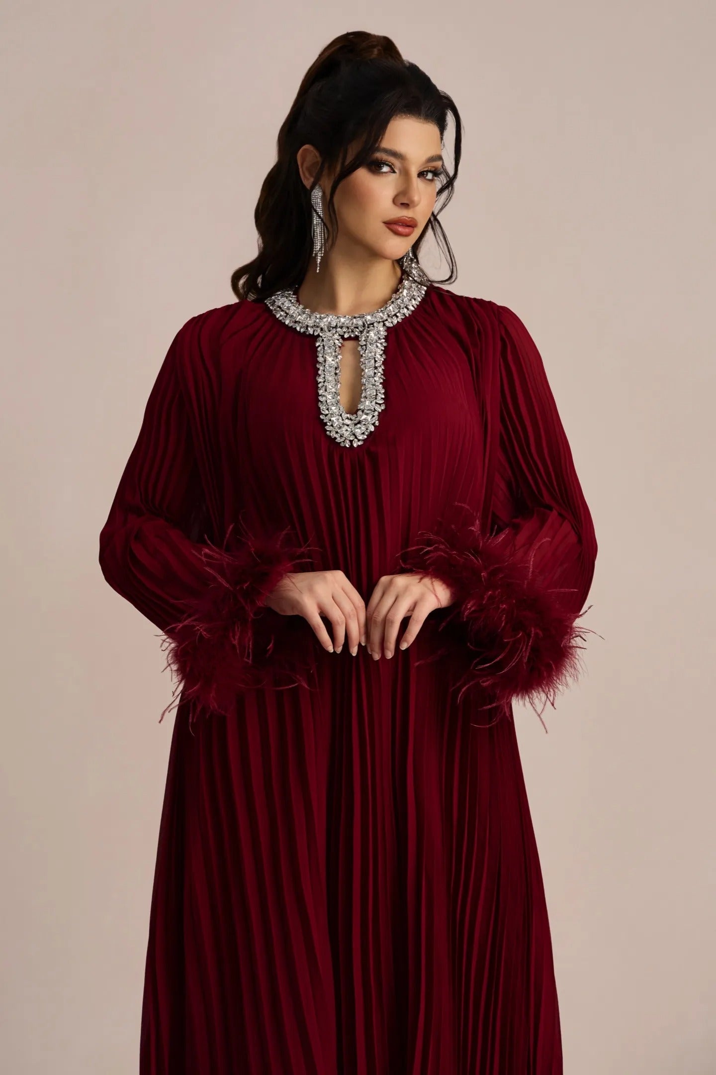 VESTIDO DIAMANTES Y PLUMAS - STUDIO VELLORÉ