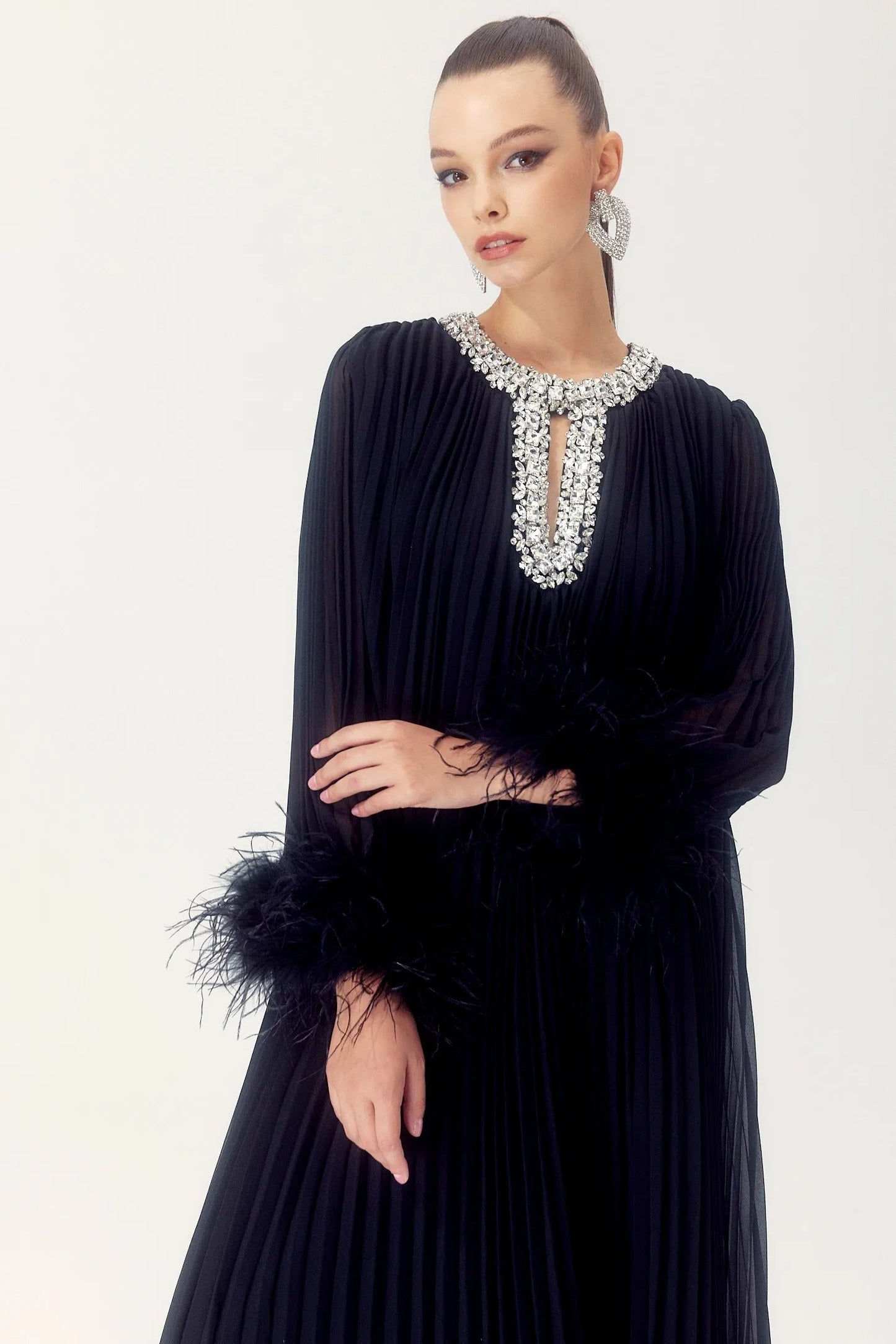 Vestido PLUMAS Y DIAMANTES EXCLUSIVO - STUDIO VELLORÉ