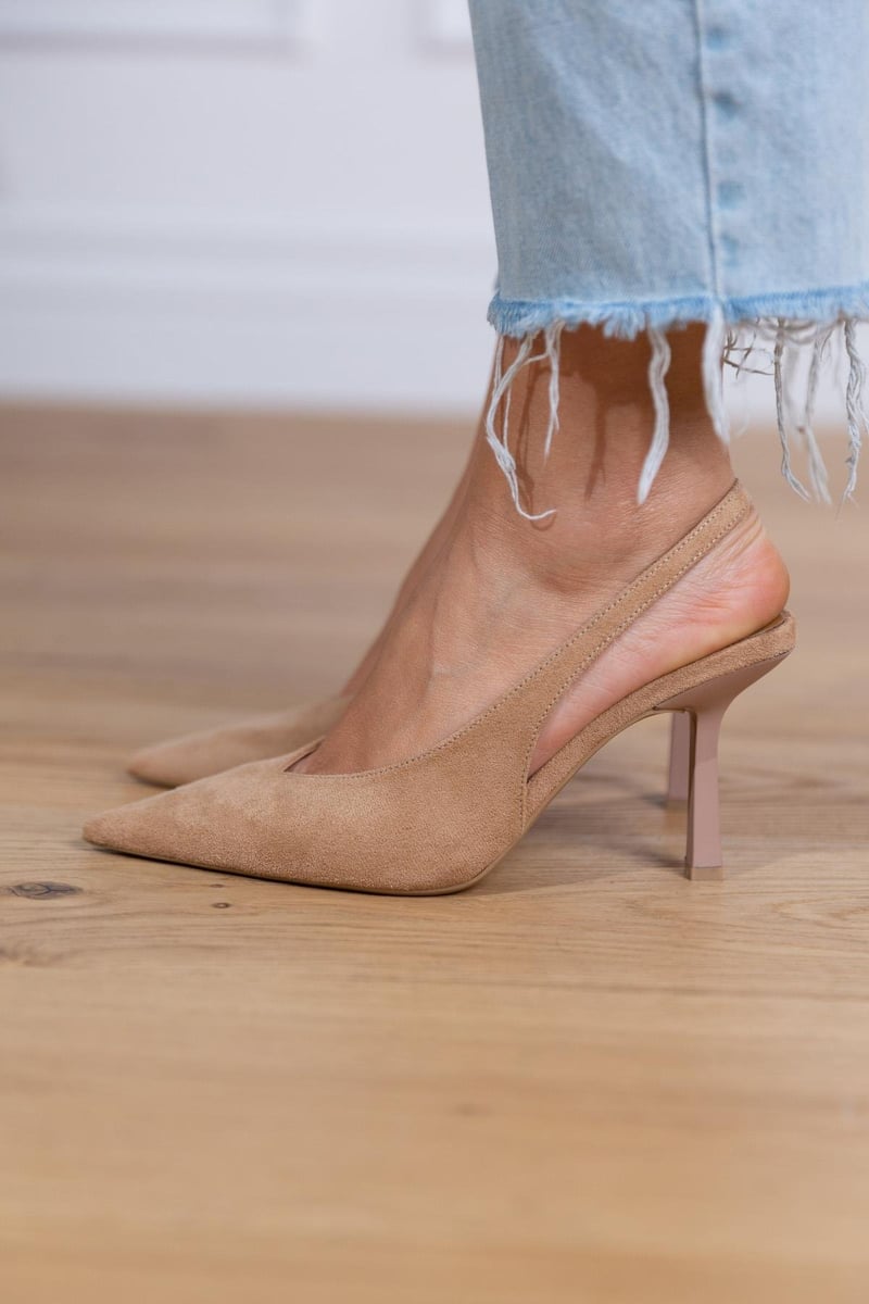 VELLORÉ | Tacones bajos nude – Elegancia simple y comodidad diaria