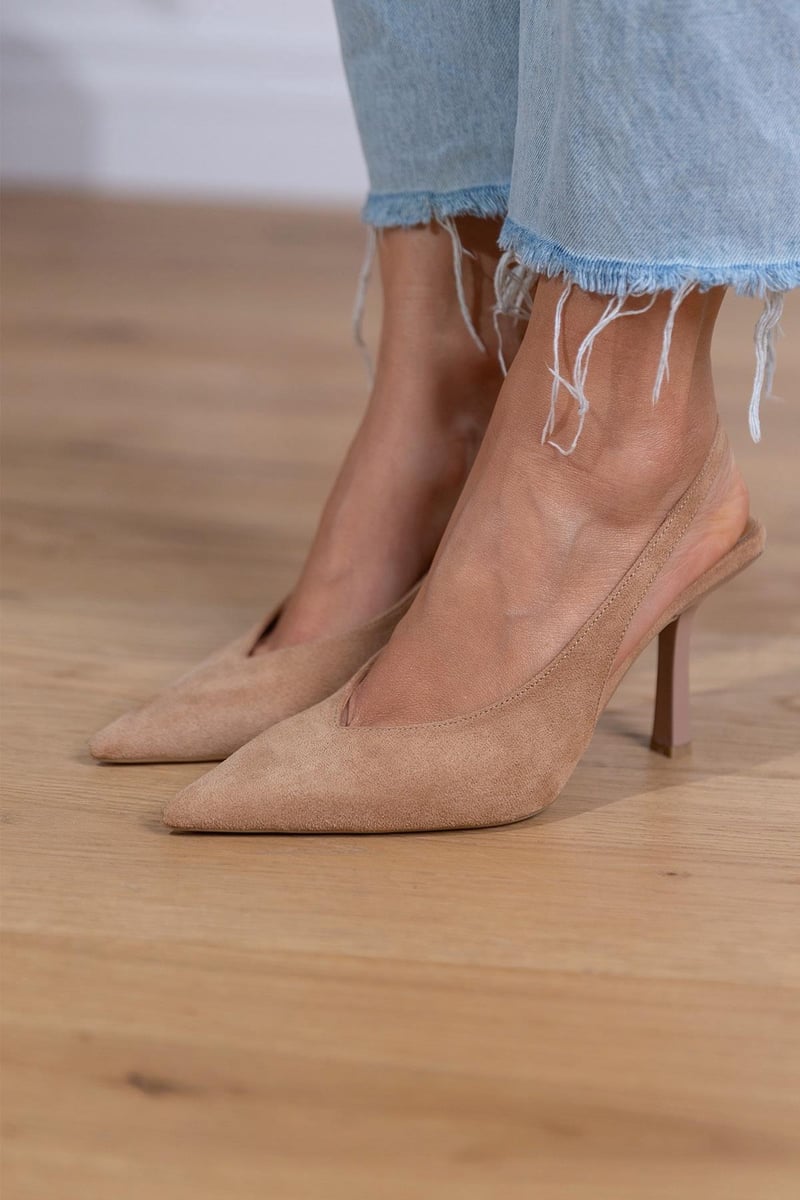 VELLORÉ | Tacones bajos nude – Elegancia simple y comodidad diaria