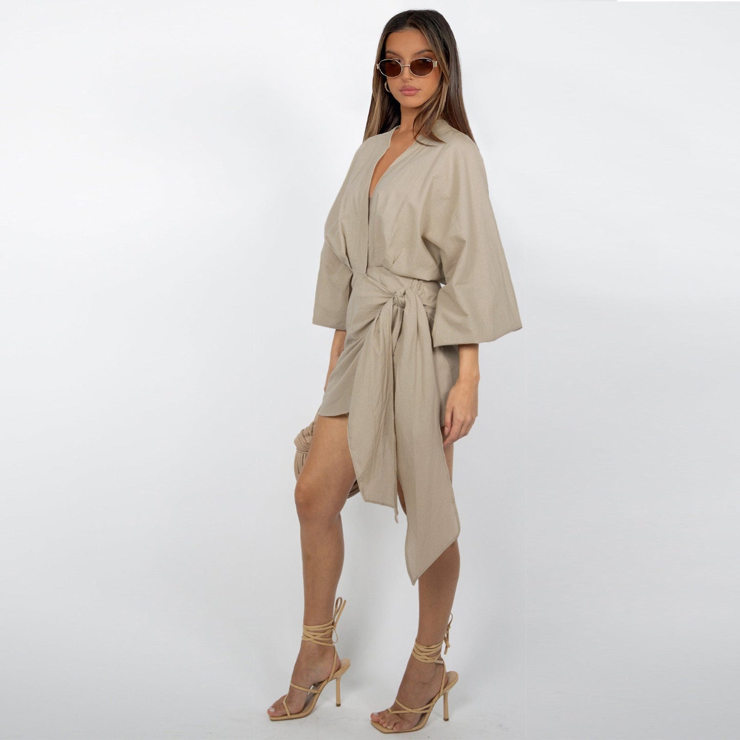 VELLORÉ | Vestido envolvente con escote en V para mujer